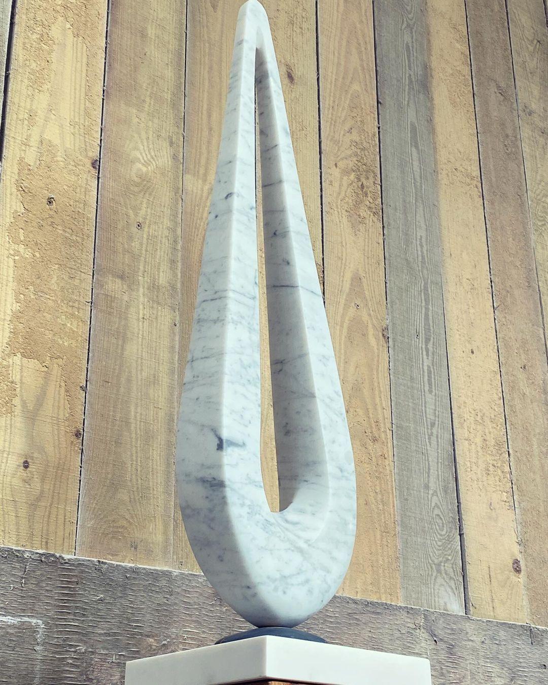 White Marble Teardrop Sculpture - Image 2