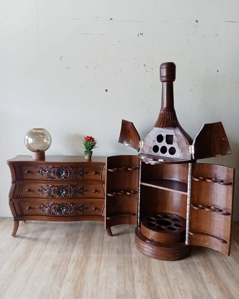 Elegant Wooden Furniture Set - Image 2