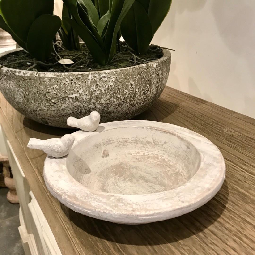 Rustic Sandstone Bird Bath with Twin Birds - Image 2