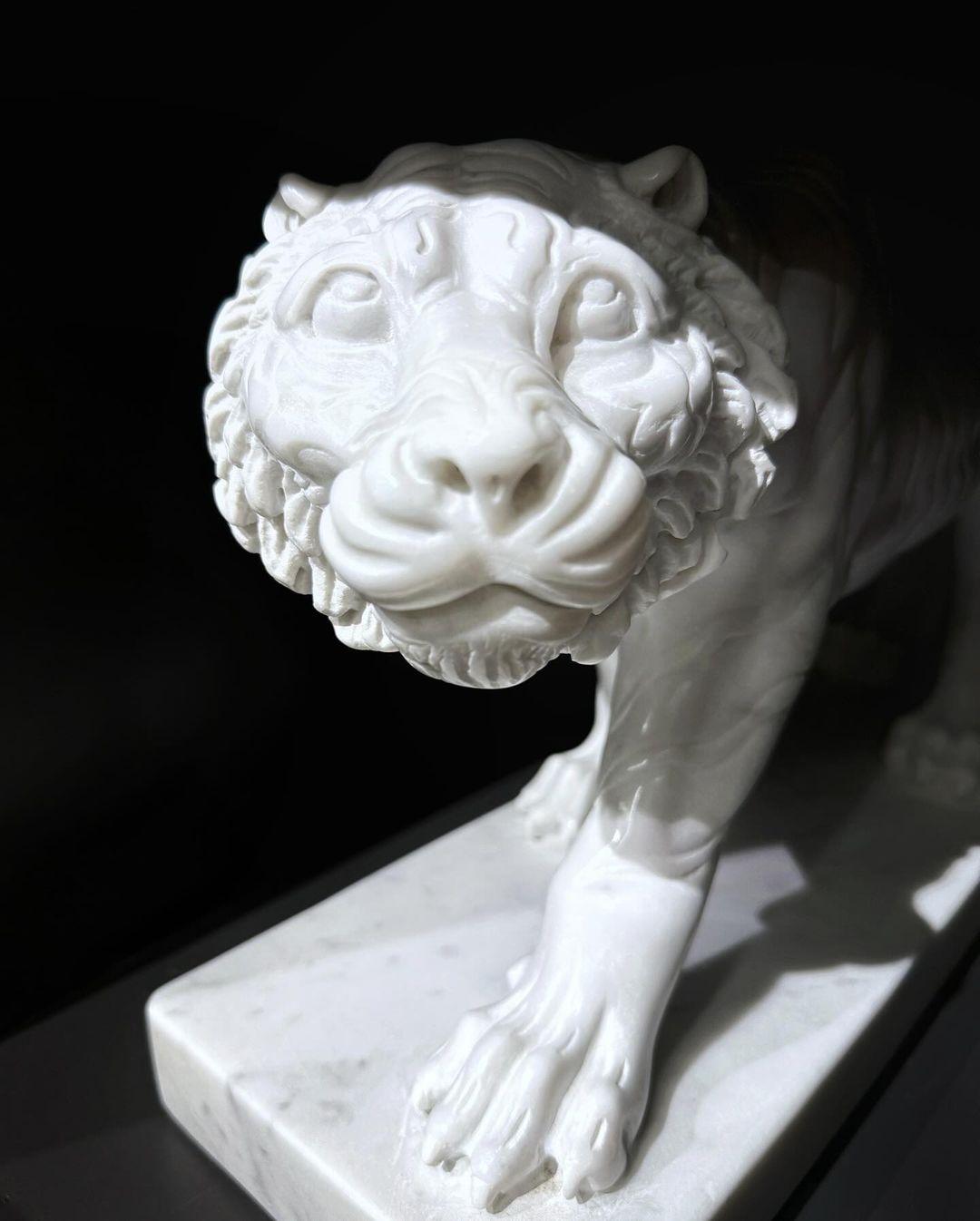 Marble Tiger Sculpture - Image 2