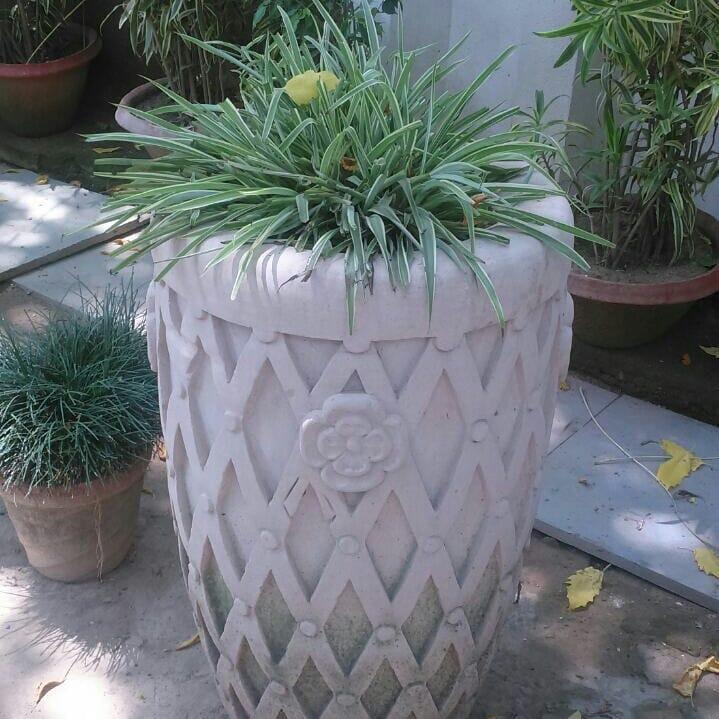 Diamond Pattern Sandstone Planter